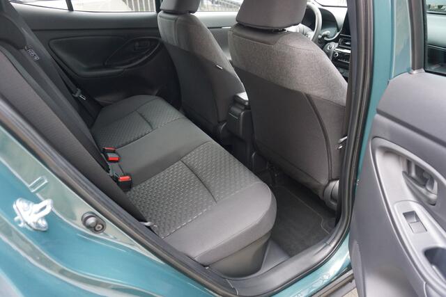 Toyota YARIS Cross 1.5 Hybrid 130 Dynamic |Navi|Carplay|PDC V+A|Dodehoek|Stoel en stuurverw.|Camera|