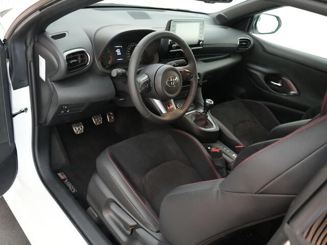 Toyota YARIS GR Performance 1.6 261pk |Adaptive|Camera|Apple Carplay|18" Gesmede LMV|AWD|JBL|CFRP-carbon|Fabrieksgarantie