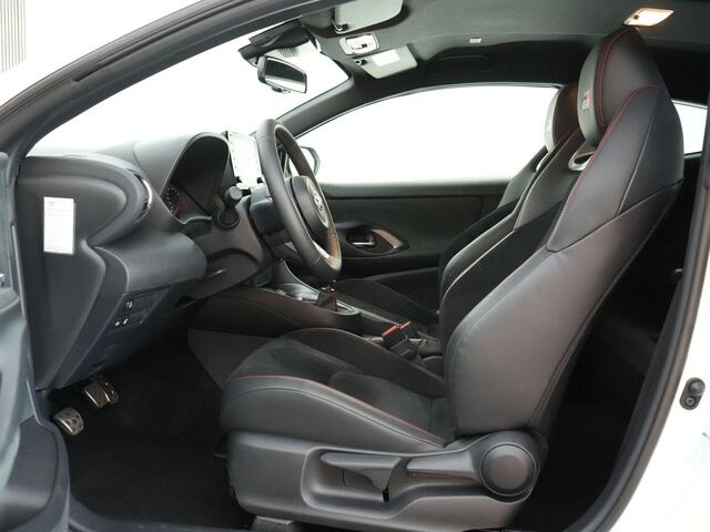 Toyota YARIS GR Performance 1.6 261pk |Adaptive|Camera|Apple Carplay|18" Gesmede LMV|AWD|JBL|CFRP-carbon|Fabrieksgarantie