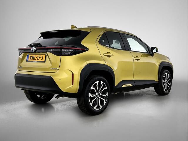 Toyota YARIS Cross 1.5 Hybrid Dynamic + Limited | Dealer Onderhouden | Parkeersensoren voor+achter | Stoelverwarming | Climate Control | Cruise Control Adaptive | Achteruitrijcamera |