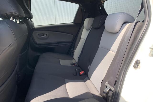 Toyota YARIS 1.5 Hybrid Volcano Edition Handbediening - Handgas en remmen!