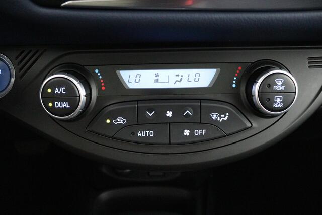 Toyota YARIS 1.5 Hybrid Bi-Tone | Panoramadak | Climate control | Cruisecontrol |