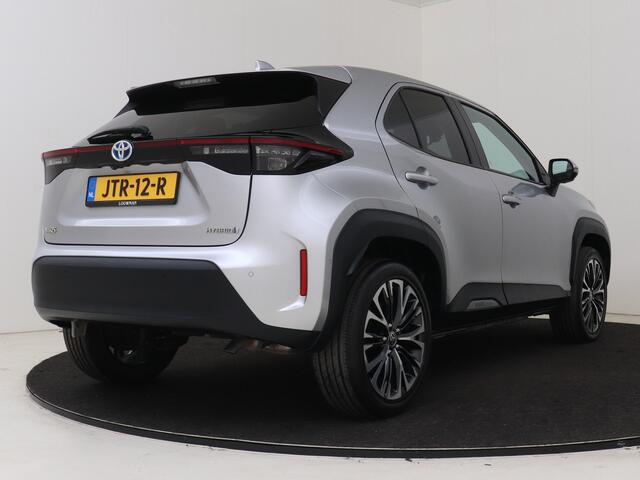 Toyota YARIS Cross 1.5 Hybrid Executive | BTW voertuig | Panoramadak | 360 camera | Head-Up Display | Dodehoek detectie | Full LED Adaptive | Stoel+stuurverwarming | Elektrische Achterklep | Navigatie | Apple CarPlay/Android Auto |