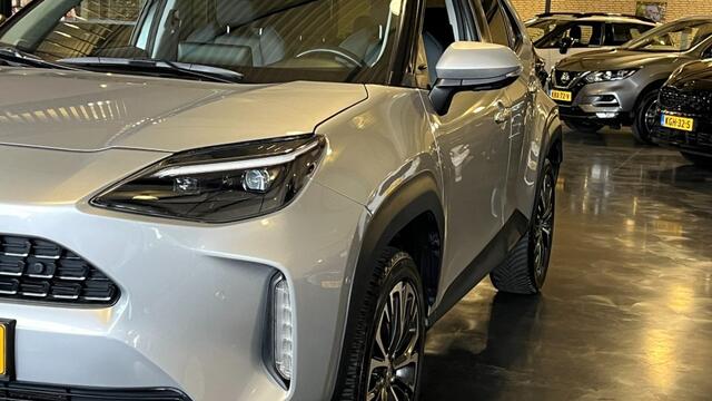 Toyota YARIS 1.5 HYBRID ADVENTURE