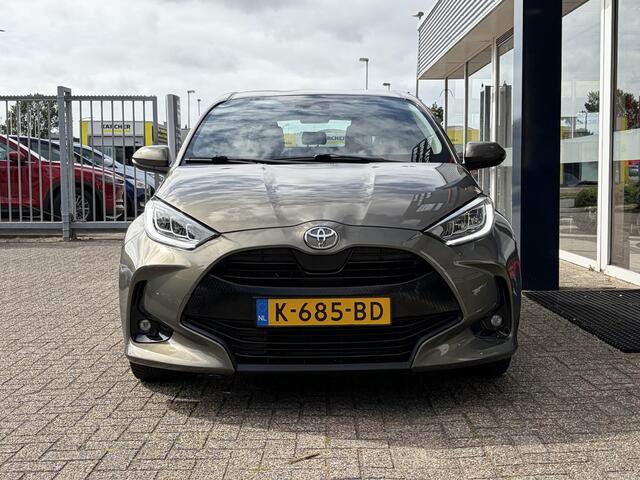 Toyota YARIS 1.5 VVT-i Dynamic / NL-Auto / Dealer-Onderhouden / Adaptieve Cruise-Control / Apple-Carplay & Android-Auto / LED / Keyless / DAB Radio-Bluetooth / Navi / Airco / Camera / 16'' LMV / All-Season / ENZ.