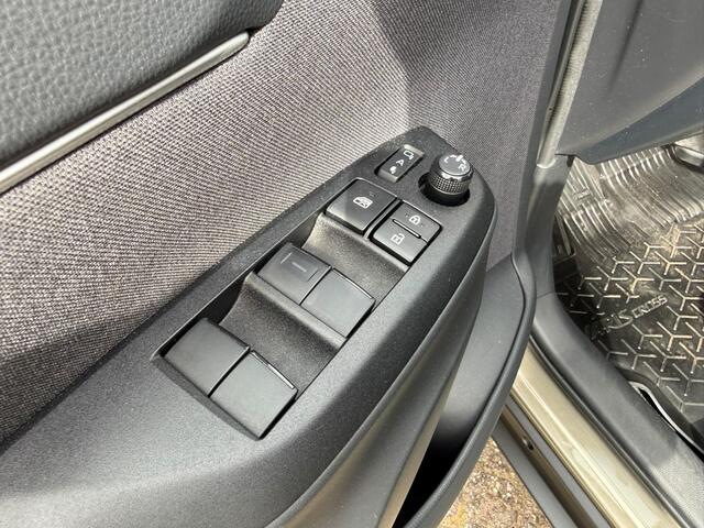Toyota YARIS Cross 1.5 Hybrid Active | Navi | Adapt. Cruise | El klep | Keyless |