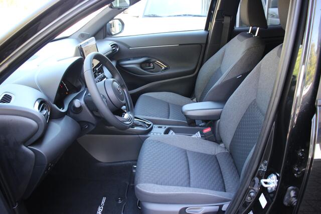 Toyota YARIS Cross 1.5 Hybrid 130 Dynamic | Comfort pack | Dodehoeksensor | Stuur- en Stoelverwarming |