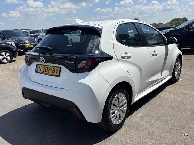Toyota YARIS 1.5 Hybrid Active NL-auto! Navigatie, Adaptieve cruise control, Achteruitrijcamera,
