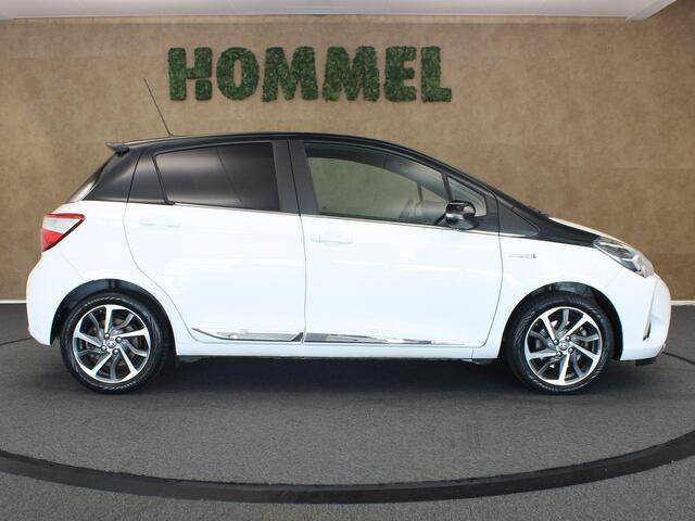 Toyota YARIS 1.5 Hybrid Premium - ORIGINEEL NEDERLANDSE AUTO - PANORAMADAK - PARKEERSENSOREN VOOR EN ACHTER - KEYLESS ENTRY & START - NAVIGATIE - ACHTERUITRIJ CAMERA - HOMMEL ONDERHOUDEN