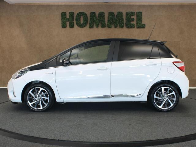 Toyota YARIS 1.5 Hybrid Premium - ORIGINEEL NEDERLANDSE AUTO - PANORAMADAK - PARKEERSENSOREN VOOR EN ACHTER - KEYLESS ENTRY & START - NAVIGATIE - ACHTERUITRIJ CAMERA - HOMMEL ONDERHOUDEN