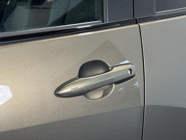 Toyota YARIS 1.5 Hybrid Executive | Afneembare trekhaak | All season banden | BSM |