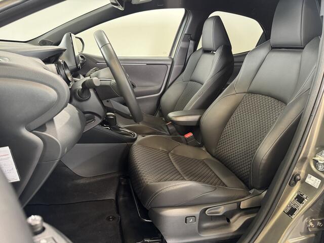 Toyota YARIS 1.5 Hybrid Executive | Afneembare trekhaak | All season banden | BSM |
