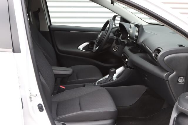 Toyota YARIS 1.5 Hybrid Active Navi / St.Verw. / Trekh.