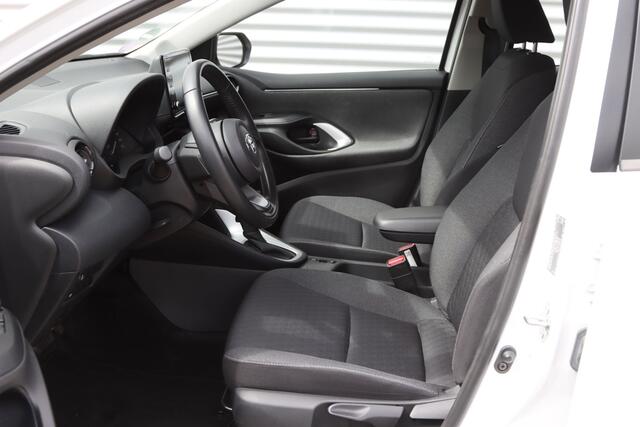 Toyota YARIS 1.5 Hybrid Active Navi / St.Verw. / Trekh.