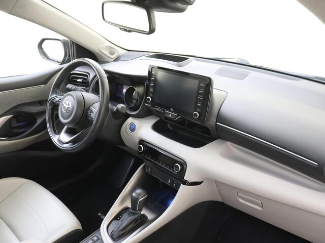 Toyota YARIS 1.5 Hybrid Executive | airco automatisch | Apple Carplay/Android | Autonomous Emergency Braking | bots herkenning en activatie | cruise control adaptief | lederen/stof bekleding | lichtmetalen velgen 17" | navigatiesysteem full map |