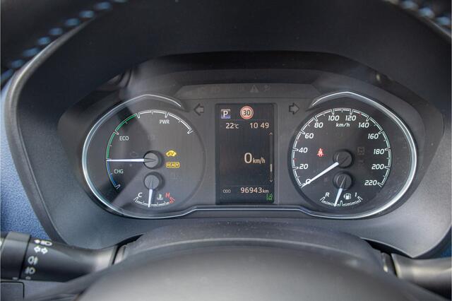 Toyota YARIS 1.5 Hybrid Bi-Tone, Carplay, Camera, LED, Lane Assist, Climate control, Cruise control.