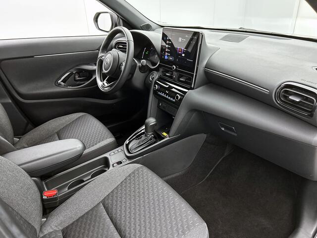 Toyota YARIS Cross 1.5 Hybrid 115 First Edition Comfort Pack | BTW voertuig | Dodehoek detectie | Stuur+stoelverwarming | Parkeersensoren voor+achter | Draadloze telefoonlader | Apple CarPlay/Android Auto | Cruise Control Adaptive |