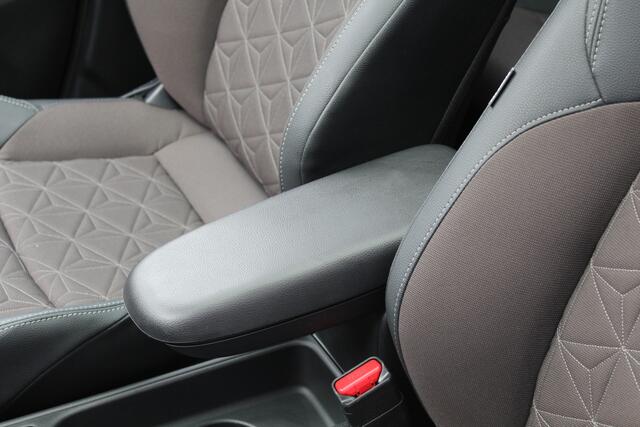 Toyota YARIS Cross 1.5 Hybrid Executive Bi-tone | Rijklaar | Panorama | Blind Spot | Head Up | JBL | Sensoren v+a | Stoelverw. | Apple/Android | Half-leder
