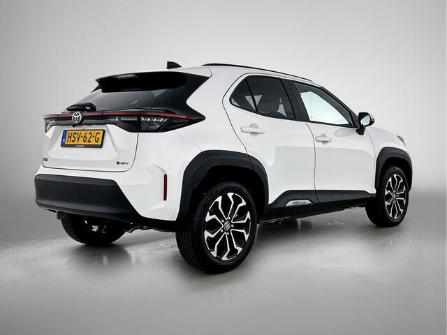 Toyota YARIS Cross 1.5 Hybrid 115 First Edition | BTW voertuig | Apple CarPlay/Android Auto | Cruise Control Adaptive | Climate Control | Achteruitrijcamera |