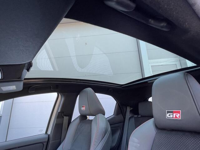Toyota YARIS 1.5 Hybrid GR Sport | Premium Pack | Panoramadak | JBL | HUD
