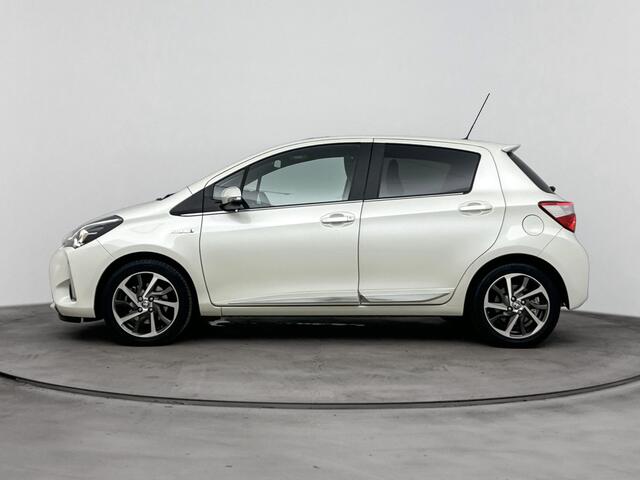 Toyota YARIS 1.5 Hybrid Premium | NL-Auto | Full Options |