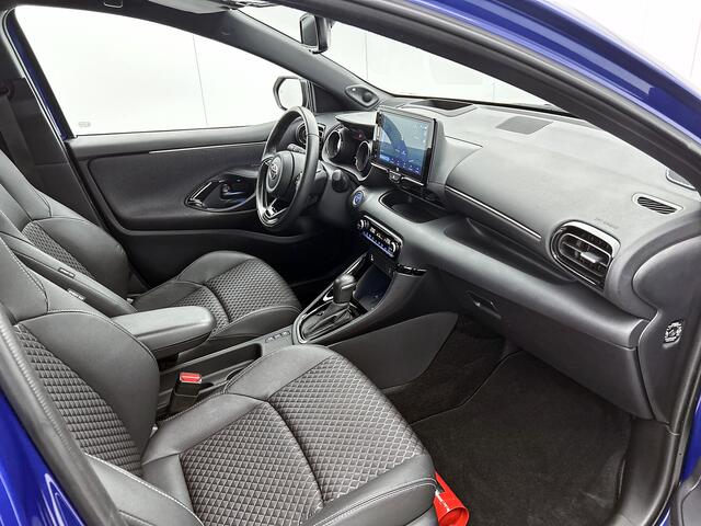 Toyota YARIS 1.5 Hybrid Executive | Head Up Display | JBL | Dodehoekdetectie | Carplay