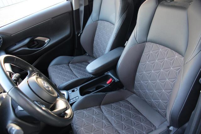 Toyota YARIS Cross 1.5 Hybrid EXE, PDC, STOEL/STUURVERWARMING PANODAK, HEAD-UP, TREKHAAK