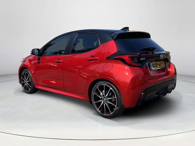Toyota YARIS 1.5 Hybrid GR Sport | Navigatie | Stoelverwarming | Dode hoek waarschuwing | Head up display |