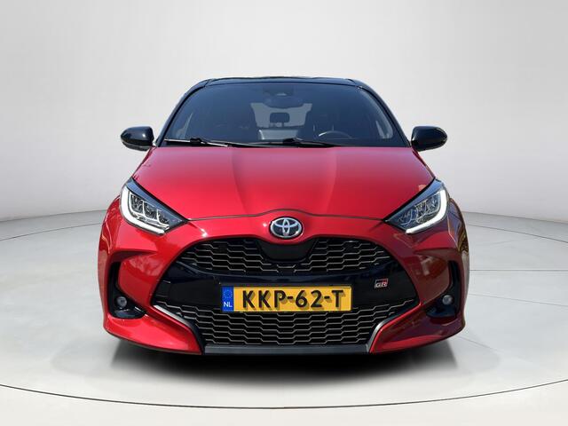 Toyota YARIS 1.5 Hybrid GR Sport | Navigatie | Stoelverwarming | Dode hoek waarschuwing | Head up display |