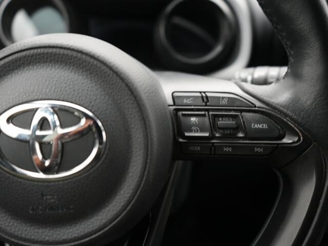 Toyota YARIS 1.5 Hybrid Executive Panoramadak | Premium Audio | Head-Up