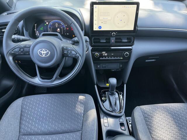 Toyota YARIS Cross 1.5 Hybrid 115 Dynamic | Forest green metallic | Comfort pack | Nieuw uit voorraad leverbaar |