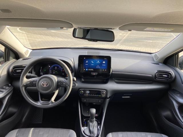 Toyota YARIS Hybrid 115 Dynamic 1e Eigenaar | BTW | Fabrieks Garantie | Stoelverwarming | Camera | Navi | Carplay | ACC | Climate | Keyless | Bots | Full Led | PDC