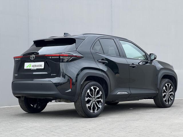 Toyota YARIS Cross 1.5 Hybrid 115 Dynamic / Comfort Pack / Dealer onderhouden / Stuur- en stoelverwarming / Camera / Navigatie (via) Apple Carplay Android / 17"LM wielen /