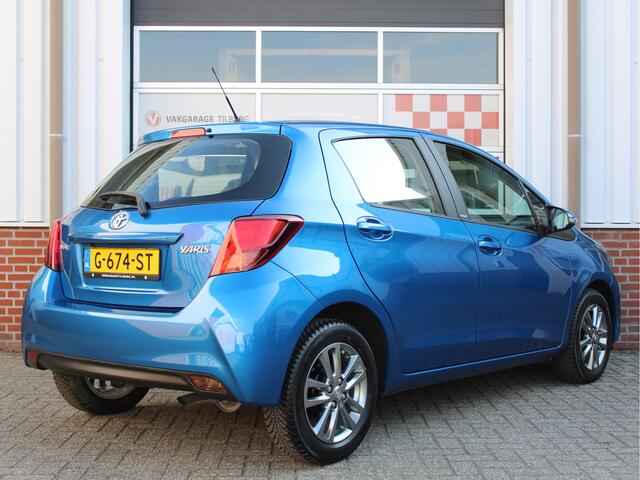Toyota YARIS 1.0 VVT-i Aspiration Edition S /15'LM/AIRCO/Camera/CV/PDC/Lane assist/Stoelverwarming/Bluetooth/ISOFIX!