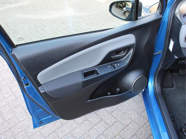 Toyota YARIS 1.0 VVT-i Aspiration Edition S /15'LM/AIRCO/Camera/CV/PDC/Lane assist/Stoelverwarming/Bluetooth/ISOFIX!