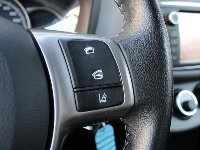 Toyota YARIS 1.0 VVT-i Aspiration Edition S /15'LM/AIRCO/Camera/CV/PDC/Lane assist/Stoelverwarming/Bluetooth/ISOFIX!