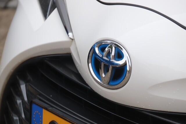 Toyota YARIS 1.5 Hybrid Y20 Automaat, Stoelverwarming, Carplay, Camera