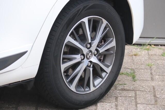 Toyota YARIS 1.5 Hybrid Y20 Automaat, Stoelverwarming, Carplay, Camera