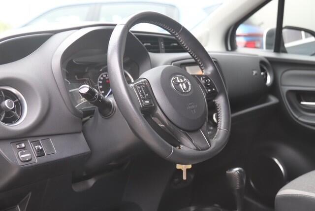 Toyota YARIS 1.5 Hybrid Y20 Automaat, Stoelverwarming, Carplay, Camera