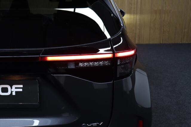 Toyota YARIS Cross 1.5 Hybrid 130 Executive | Nieuw uit voorraad Leverbaar! | Adaptive-cruise | Camera | Clima | Navigatie | Stoel & Stuurverwarming | Elek. Achterklep | Apple Carplay & Android Auto | Parkeersensoren V+A | Keyless | Dodehoekdetectie