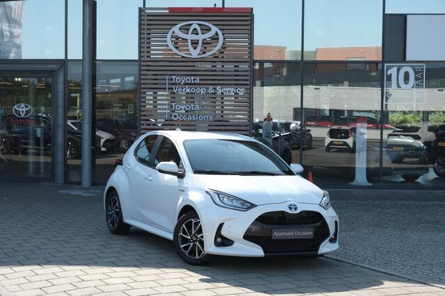 Toyota YARIS 1.5 Hybrid 115PK Dynamic Automaat | Apple Carplay / Android Auto | Smart Entry met startknop | 16" lichtmetalen velgen 'machined' | 7" digital dashboard 'binocular' | Portierinleg 'felt' | Ramen, elek