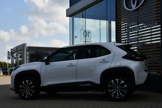 Toyota YARIS Cross 1.5 Hybrid First Edition Limited Automaat 116pk | Parkeersensoren voor en achter | Trekhaak | Cruise control adaptief |