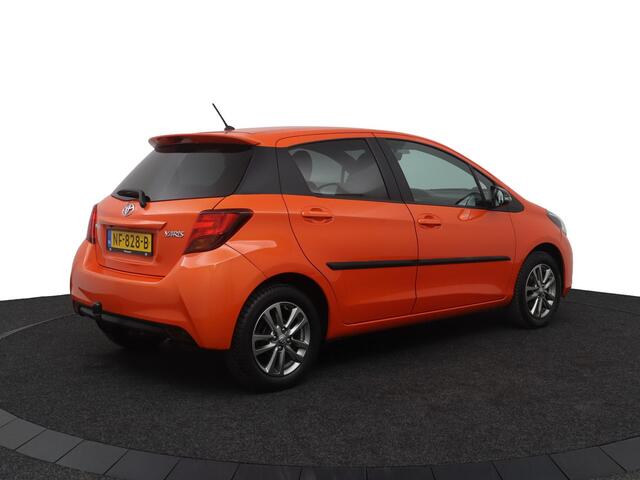 Toyota YARIS 1.3 VVT-i Orange Sport | Climate control | Cruise control | Parkeercamera | Trekhaak |