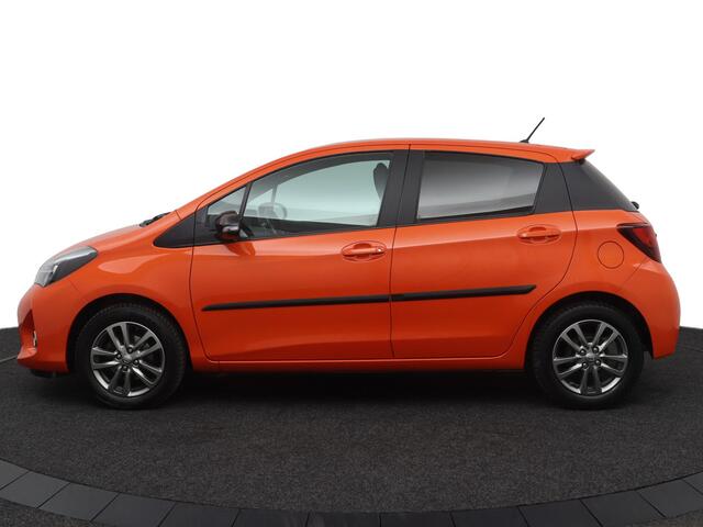 Toyota YARIS 1.3 VVT-i Orange Sport | Climate control | Cruise control | Parkeercamera | Trekhaak |