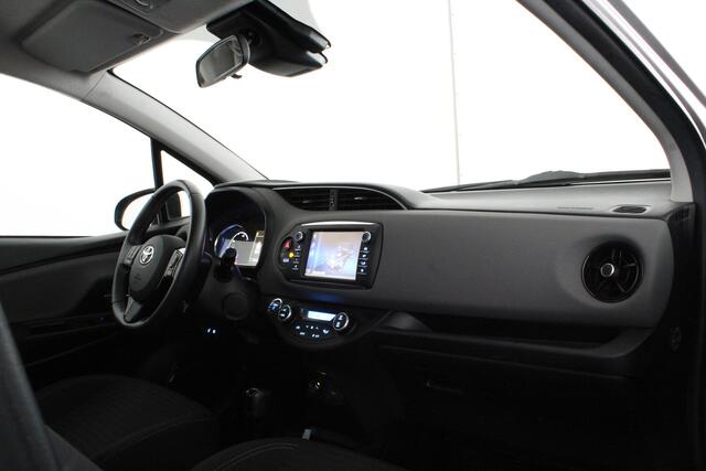 Toyota YARIS 1.5 Hybrid Design > Automaat/Navi/Cruise/All season banden/Goed onderhouden!