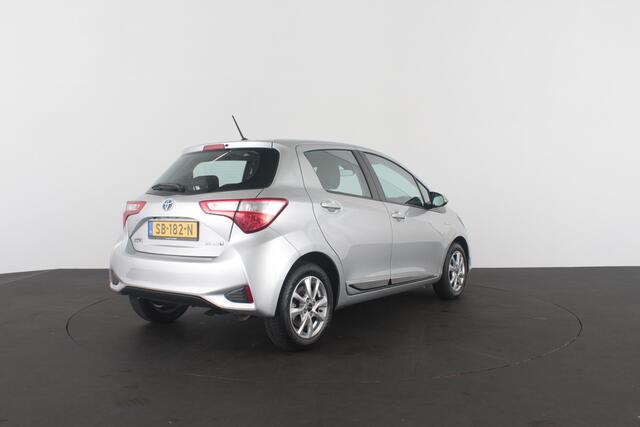 Toyota YARIS 1.5 Hybrid Design > Automaat/Navi/Cruise/All season banden/Goed onderhouden!