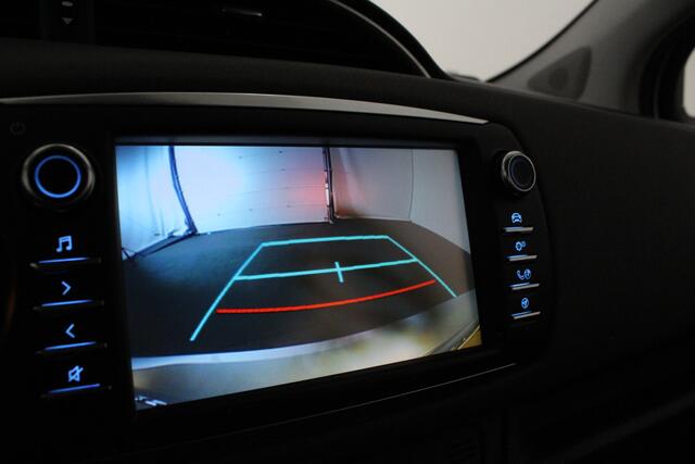 Toyota YARIS 1.5 Hybrid Design > Automaat/Navi/Cruise/All season banden/Goed onderhouden!