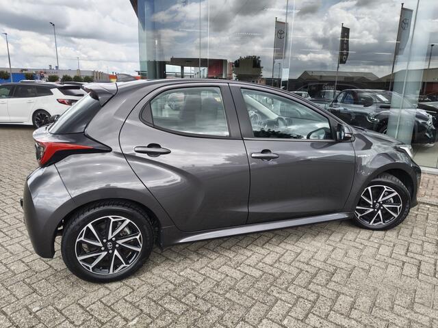 Toyota YARIS 1.5 Hybrid Dynamic | Trekhaak Afn. | All Seasons | Navi | Keyless Entry & Star