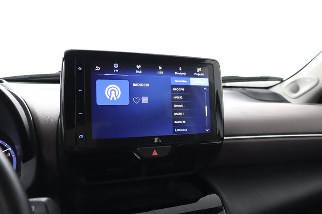 Toyota YARIS Cross 1.5 Hybrid Executive | Parkeer sensoren Stoelverwarming | Apple carplay & Android auto |