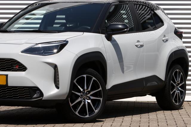 Toyota YARIS Cross 1.5 Hybrid GR Sport JBL / Head-up / Navi